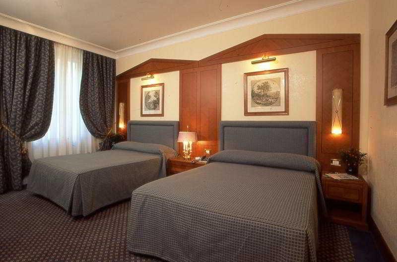 Ludovisi Palace Hotel Rome Room photo